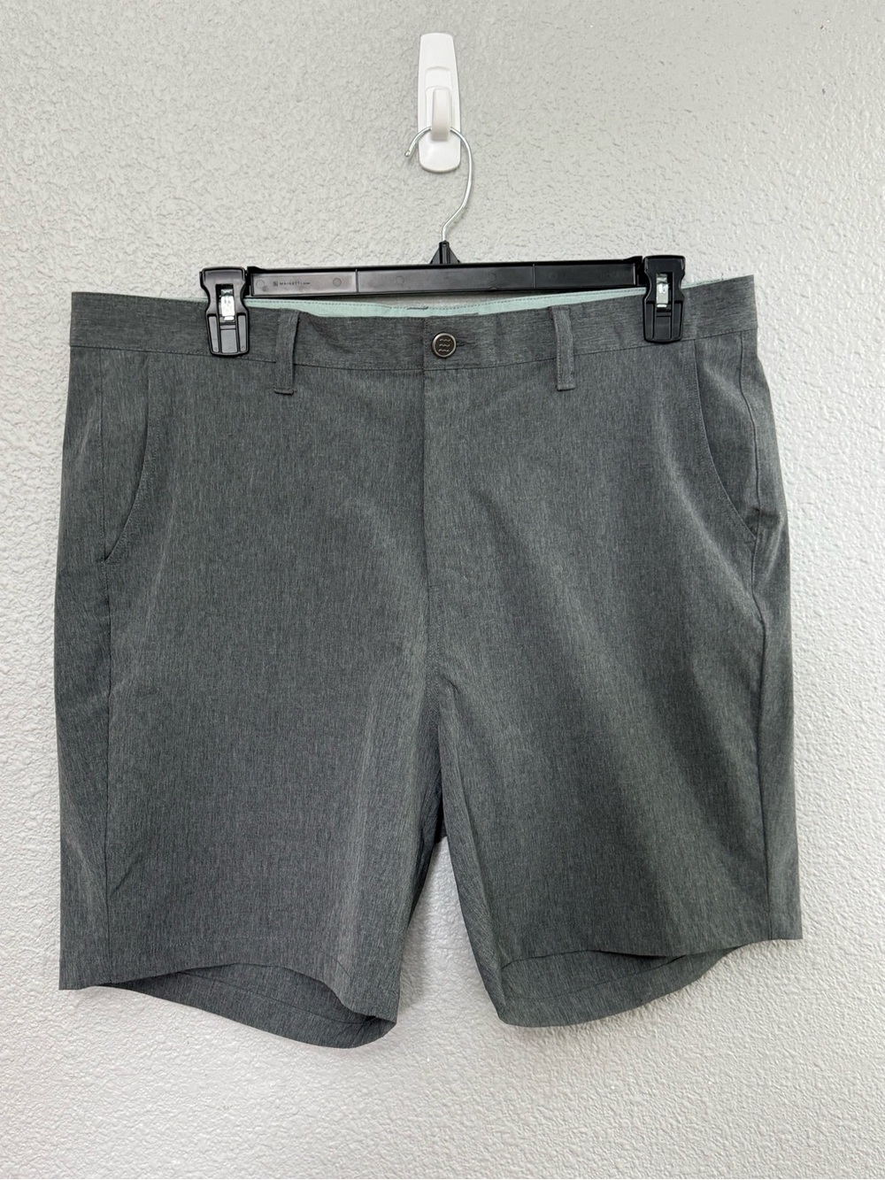 Free Fly Apparel | Hybrid Short II | Heathered Graphite | Waist 38” Inseam 7”